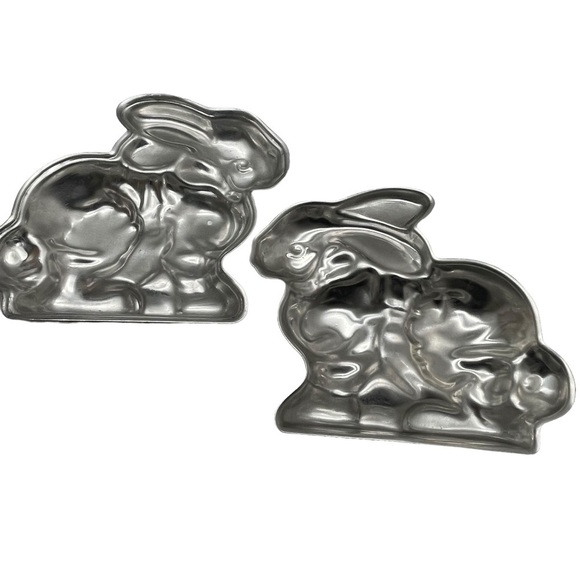 Nordic Ware 3D Aluminum Stand Up Rabbit Cake Pan Easter Bunny Vintage Inspired - Picture 5 of 12